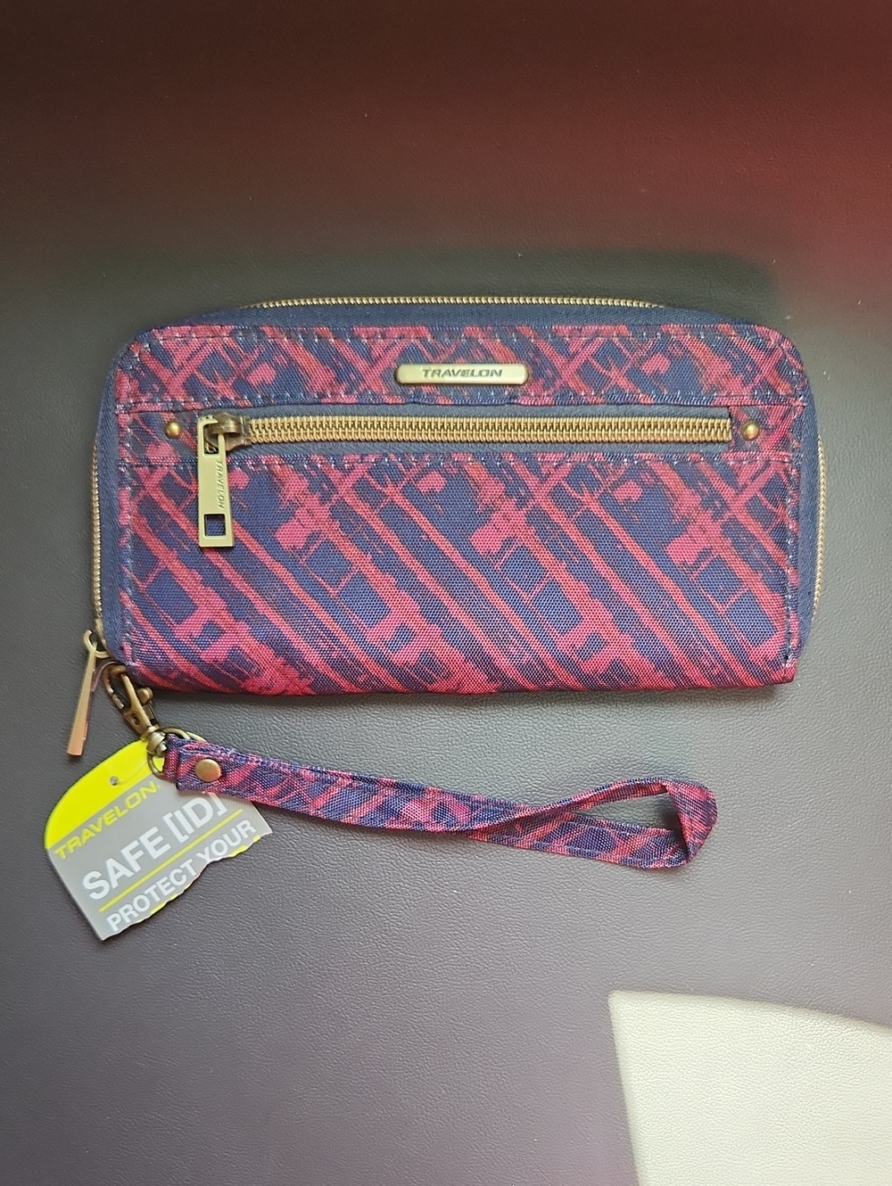 NWT Travelon Zip Around Wallet Wristlet Travel Clutch